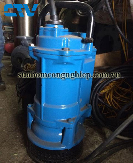 Hiện tượng vỡ vỏ máy bơm Tsurumi khi trời lạnh đột ngột