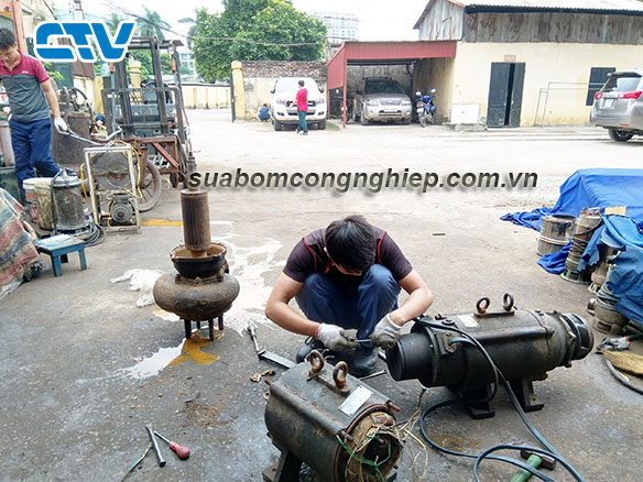 Quấn động cơ máy bơm chìm trục ngang