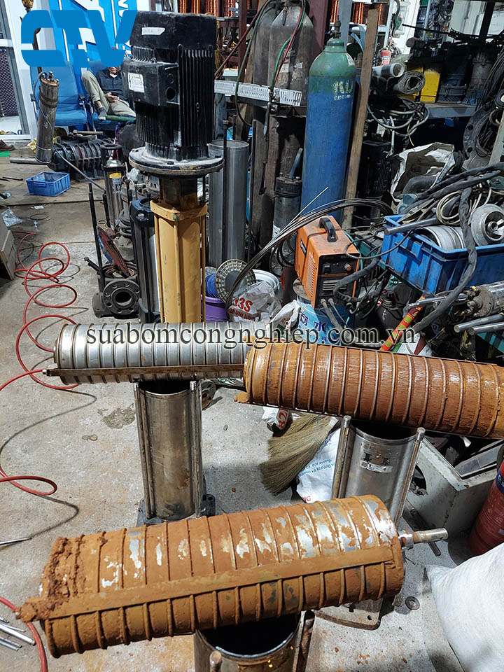 Sửa máy bơm công nghiệp đa tầng cánh trục đứng