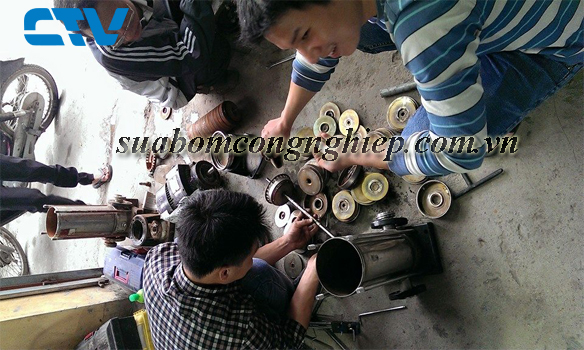 Sửa máy bơm công nghiệp Pentax bị hỏng phớt
