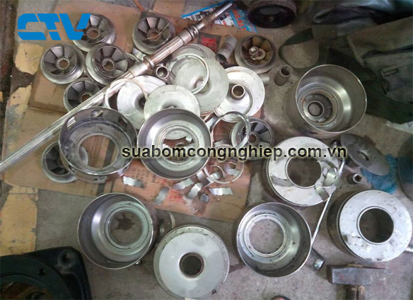 Thay cánh máy bơm công nghiệp tại xưởng của Cường Thịnh Vương
