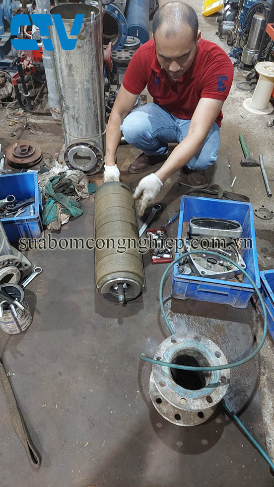 Thay ruột buồng máy bơm trục đứng Ewara CVL
